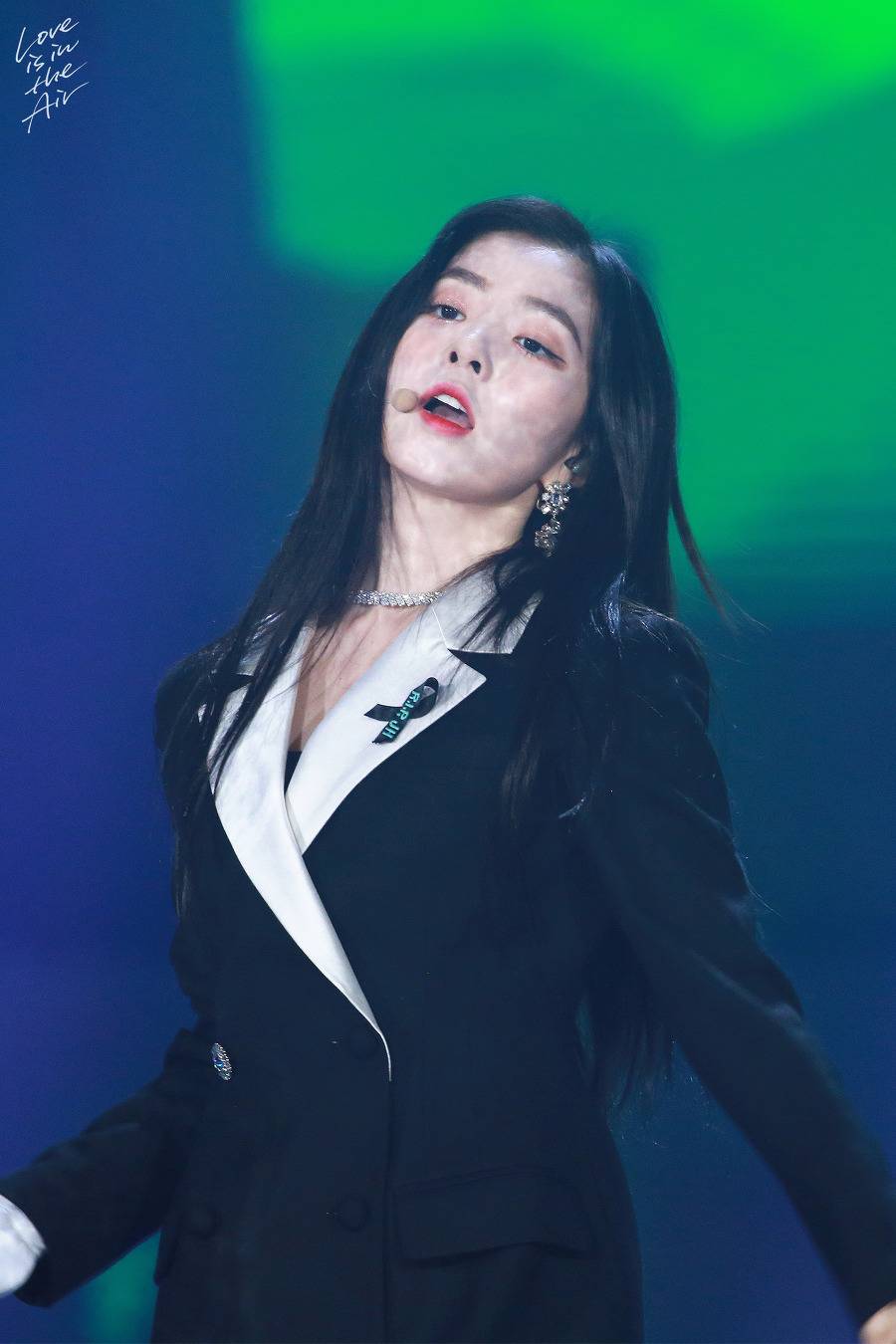 연말에도 예쁜 얼굴천재 아이린.jpg | 인스티즈