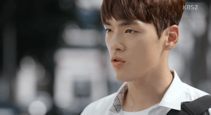 [학교2017] 팔 잡아끌고 가니까 놓으라는 박력여주와 금세 쭈굴해지는 츤데레 고딩.jpgif | 인스티즈