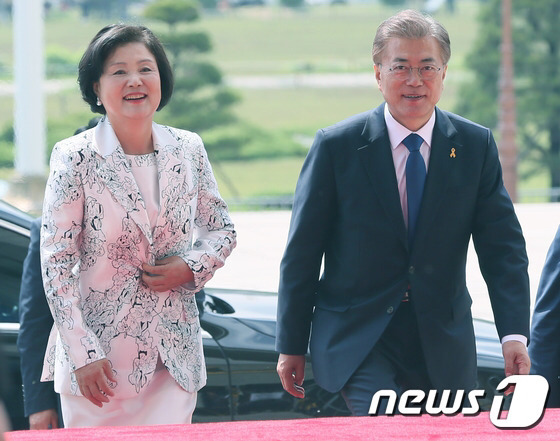 제 19대 대통령 영부인 김정숙 여사 | 인스티즈