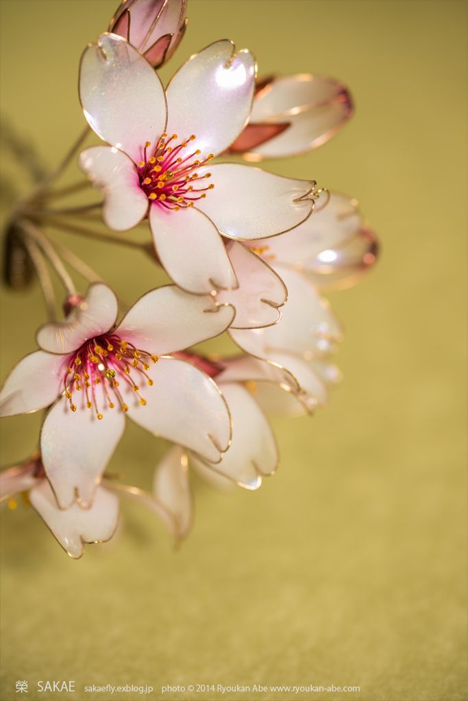 아티스트 Sakae의 진짜같은 꽃모양 머리핀 | 인스티즈