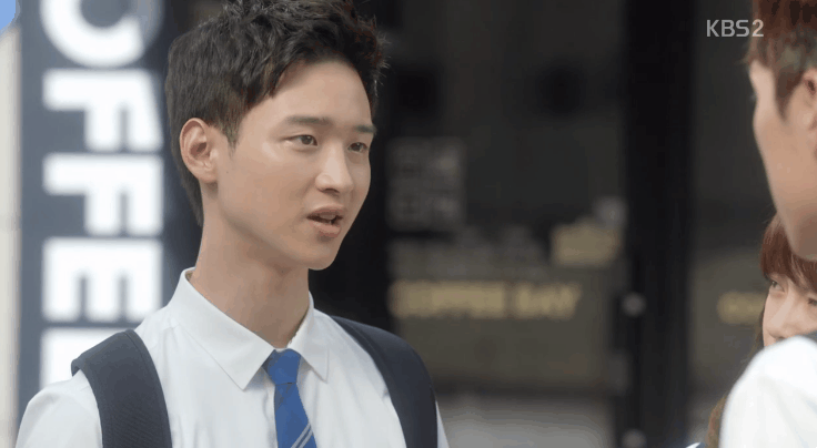 [학교2017] 팔 잡아끌고 가니까 놓으라는 박력여주와 금세 쭈굴해지는 츤데레 고딩.jpgif | 인스티즈