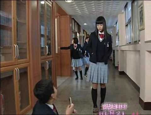 [반올림1] 여자한테 차이고 부들부들거리며 몰카찍은 한남 | 인스티즈