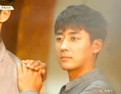 가족사진 찍는데 쓸데없이 멜로스러운 남주혁과 손호준 | 인스티즈