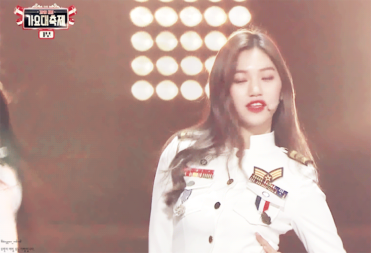 아이오아이(I.O.I) 오늘자 제복.gif | 인스티즈