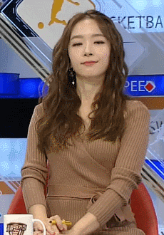 오늘자 짱예 뽀뽀녀 박선영 아나운서.gif | 인스티즈