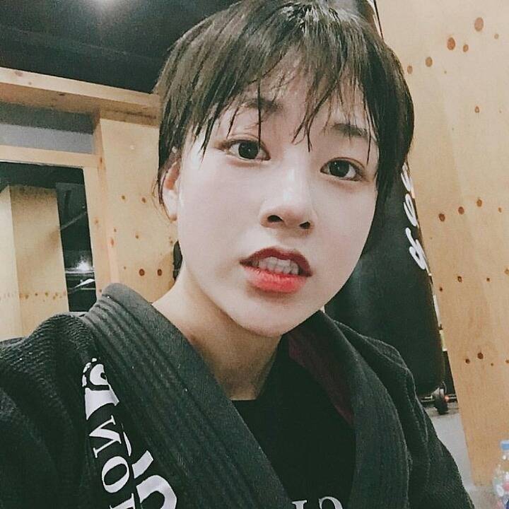 타히티 아리는 주짓수 배우나 보네요 | 인스티즈