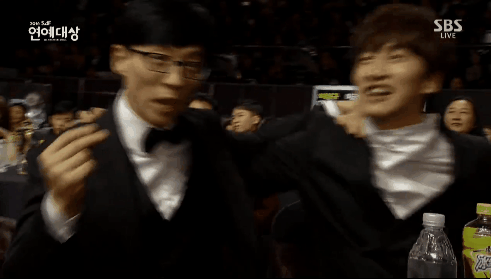 sbs 연예대상 축하무대할 때마다 항상 호응 잘해주는 런닝맨 팀 | 인스티즈