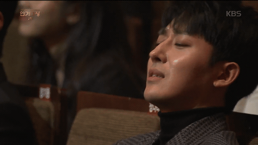 진짜로 아내 마진주를 보는 남편 최반도 같았던 KBS 연기대상 장나라를 보는 손호준.gif | 인스티즈