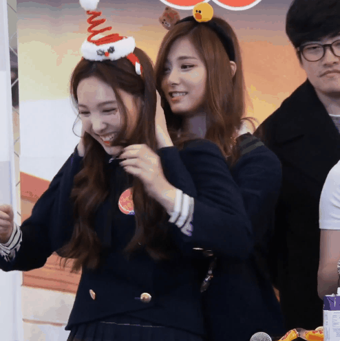 장난치고 싶게 생긴 여자아이돌 3명 (움짤) | 인스티즈