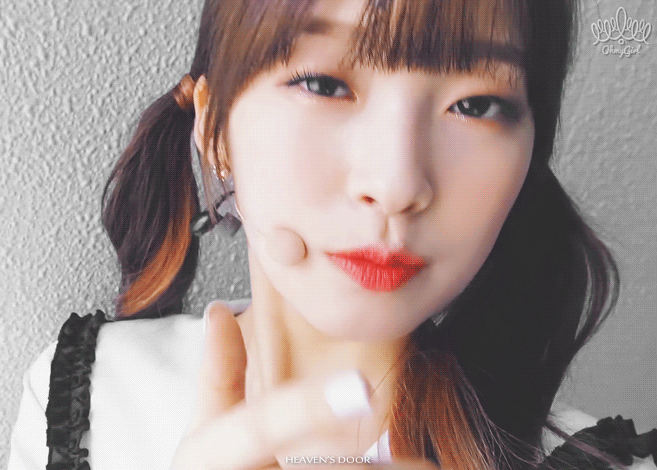 애교부리는 오마이걸 아린.gif | 인스티즈