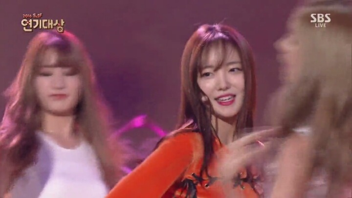 어제자 연기대상 특별무대 아이돌과 배우의 차이 ㅋㅋㅋㅋ.jpg | 인스티즈