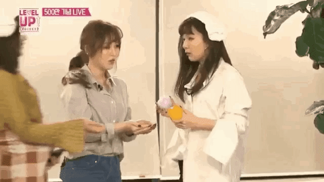 눈 앞에서 강탈 당하는 슬기 | 인스티즈