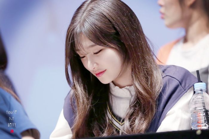 앞머리 있는 정채연.jpg | 인스티즈