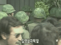 [영화택시운전사] 영화에 나오지 않은 위르겐 힌츠페터 기자의 뒷이야기.GIF | 인스티즈