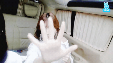 위기에서 가까스로 벗어나는 트와이스 모모.gif | 인스티즈