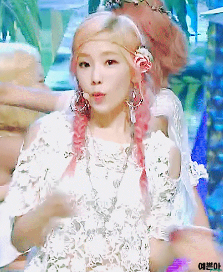 태연 헤어스타일 변천사.gif | 인스티즈