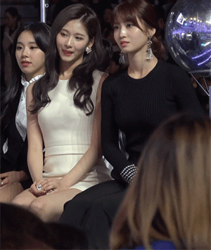 모모 때리는 사나.gif | 인스티즈