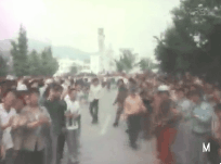 [영화택시운전사] 영화에 나오지 않은 위르겐 힌츠페터 기자의 뒷이야기.GIF | 인스티즈