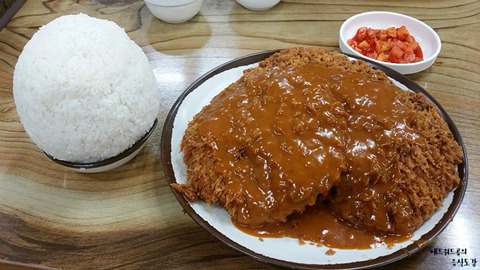 가면갈수록 밥이 많아지는 대왕 돈까스..jpg | 인스티즈