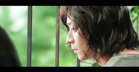 갑자기 어른이 되어버린 어린소년을 연기하는 강동원 | 인스티즈