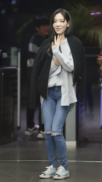 태연이 팬을 대하는 자세.GIF | 인스티즈