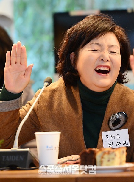 문재인이 여성들에게 인기있는 이유 중 하나라고 생각되는 것.jpg | 인스티즈