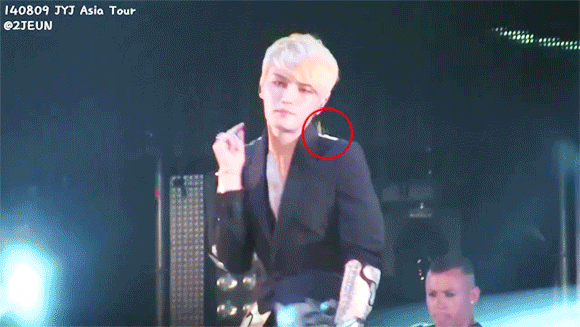 무대위에서 사마귀와 함께한 아이돌들 | 인스티즈