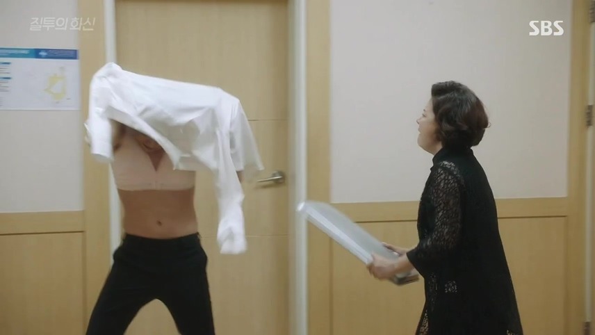 [질투의화신] 브라자 입었다고 엄마한테 쥐어터지는 조정석 | 인스티즈