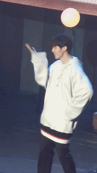 이동욱 트와이스 TT 춤ㅋㅋㅋ.gif | 인스티즈