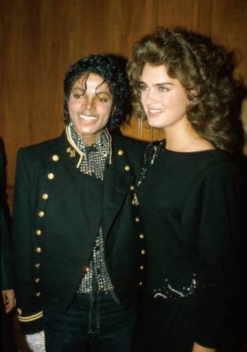 사겼었던 옛연인 장례식에 왔던 연예인 | 인스티즈