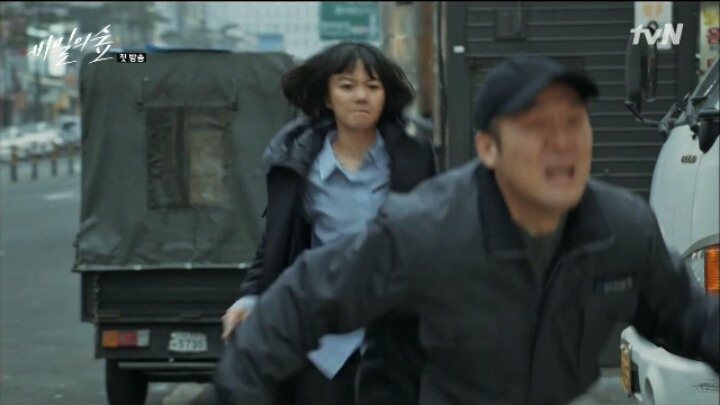 [비밀의숲] 범인은 내가 잡았는데 왜 검사님이 데려가죠? | 인스티즈