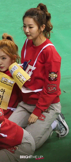 레드벨벳 슬기의 귀여운 버릇.gif | 인스티즈