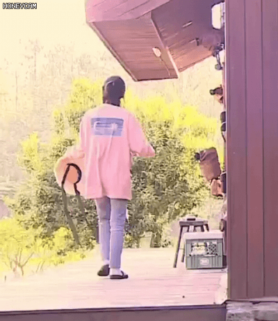 [효리네민박] 자다 일어난 아이유.gif | 인스티즈