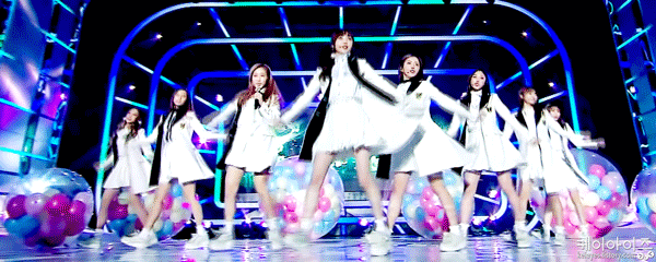 ize에서 뽑은 2015년 최고의 의상으로 선정되었던 러블리즈 의상 | 인스티즈