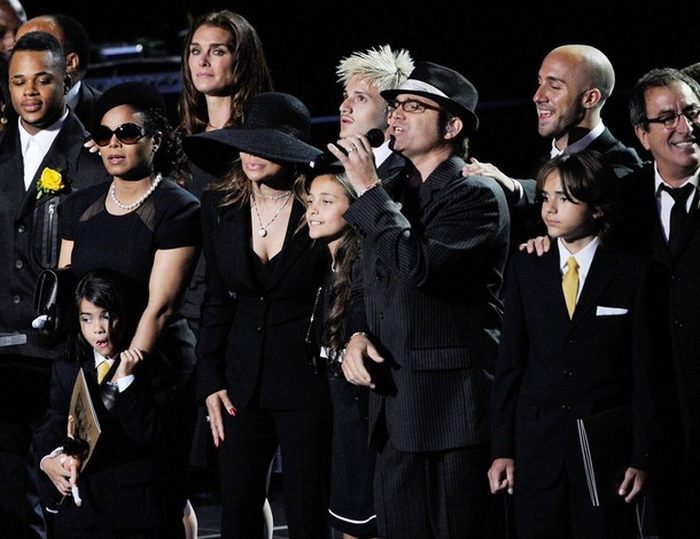 사겼었던 옛연인 장례식에 왔던 연예인 | 인스티즈