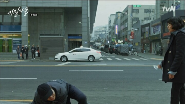 [비밀의숲] 범인은 내가 잡았는데 왜 검사님이 데려가죠? | 인스티즈