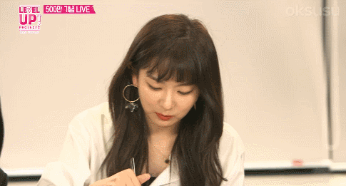 브이앱 방송에서 엄청 잘먹는 슬기.gif | 인스티즈