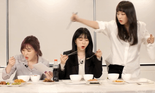 브이앱 방송에서 엄청 잘먹는 슬기.gif | 인스티즈