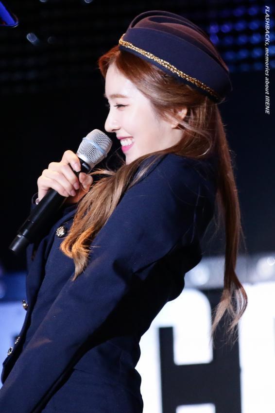 제복 입은 아이린.gif | 인스티즈