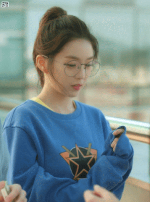 안경을 써도 예쁜 아이린.gif | 인스티즈
