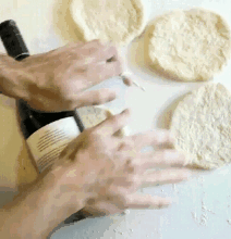 와플 기계로 피자 만들기.gif | 인스티즈