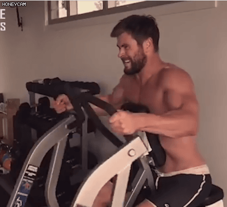 토르가 부인 전화번호와 이름이 적힌 목걸이를 하고 다닌 이유 | 인스티즈