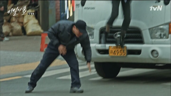 [비밀의숲] 범인은 내가 잡았는데 왜 검사님이 데려가죠? | 인스티즈