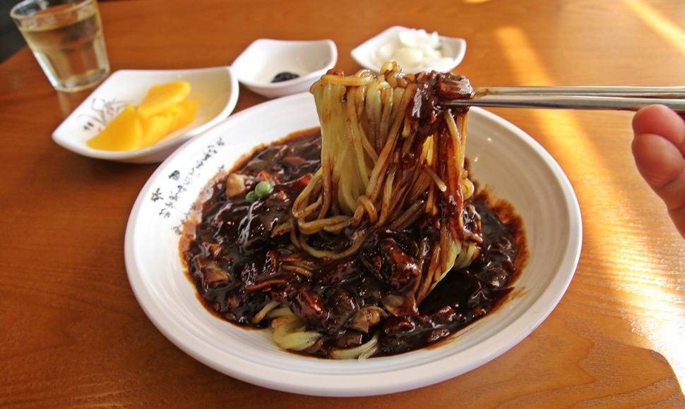 [고르기] 먹고싶은거 생길 때마다 공짜로 먹고 살 안찌기 VS 그냥 살기 | 인스티즈