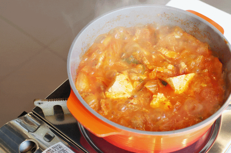 돼지고기 김치찌개.gif | 인스티즈