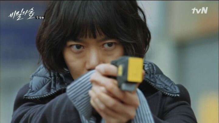 [비밀의숲] 범인은 내가 잡았는데 왜 검사님이 데려가죠? | 인스티즈