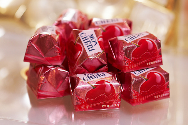 페레로 알아여? Ferrero?? 페레로에선 로쉐만 만드는게 아니야 그리고 독일인들도 잘 모르는 사실이 이찌 | 인스티즈