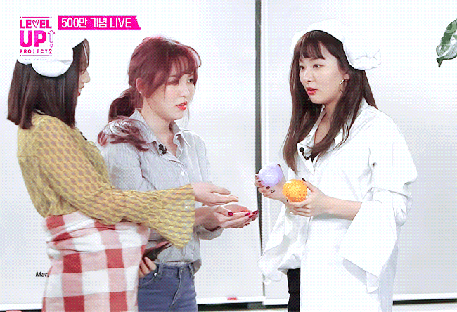 브이앱 방송에서 엄청 잘먹는 슬기.gif | 인스티즈