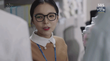 [당신이잠든사이에] 늙어가다가 회춘한 향미씨.gif (데이터주의) | 인스티즈