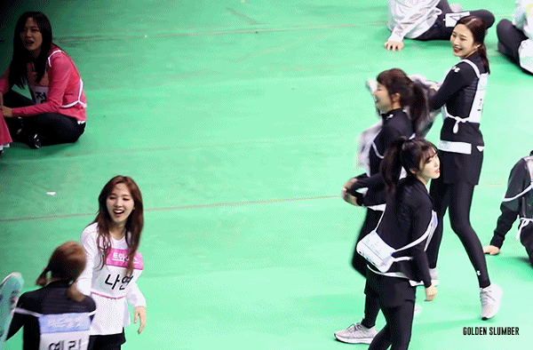 레드벨벳 조이 전용 샌드백&장난감.gif | 인스티즈